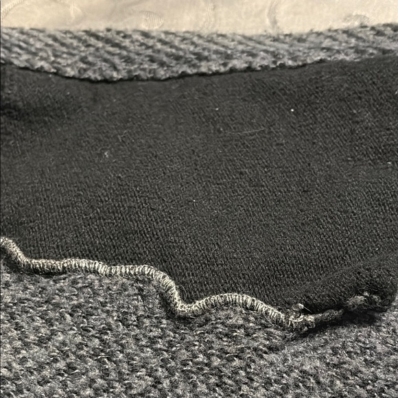 Your Neighbors Men's Cozy Charcoal Cardigan, size medium - Picture 10 of 10